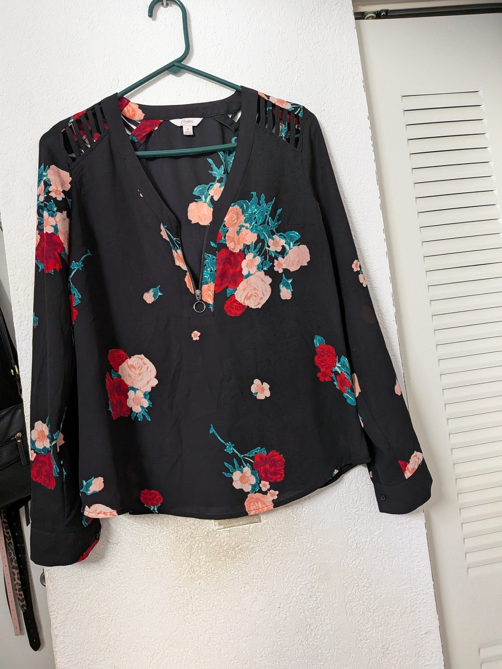 Candie's Black Floral V-Neck Blouse with Cutout Shoulder Detail